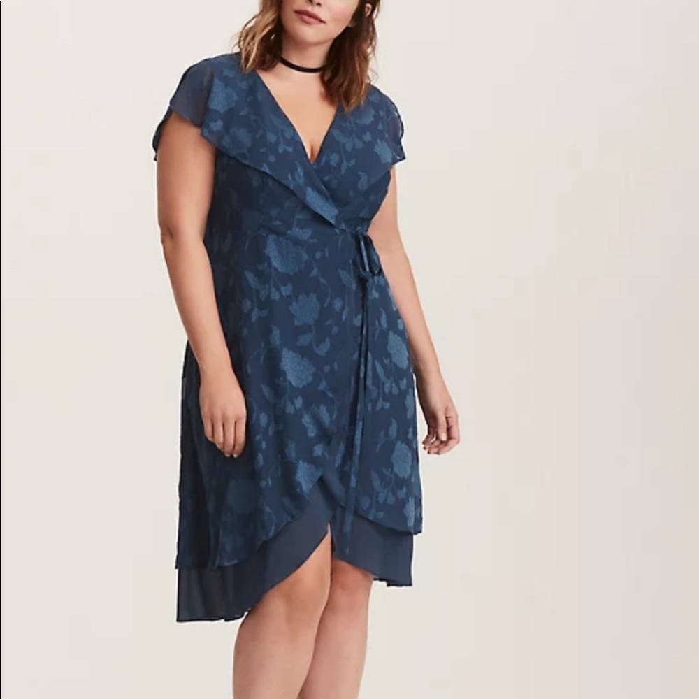 TEAL FLORAL PRINT TEXTURED CHIFFON WRAP MIDI DRESS